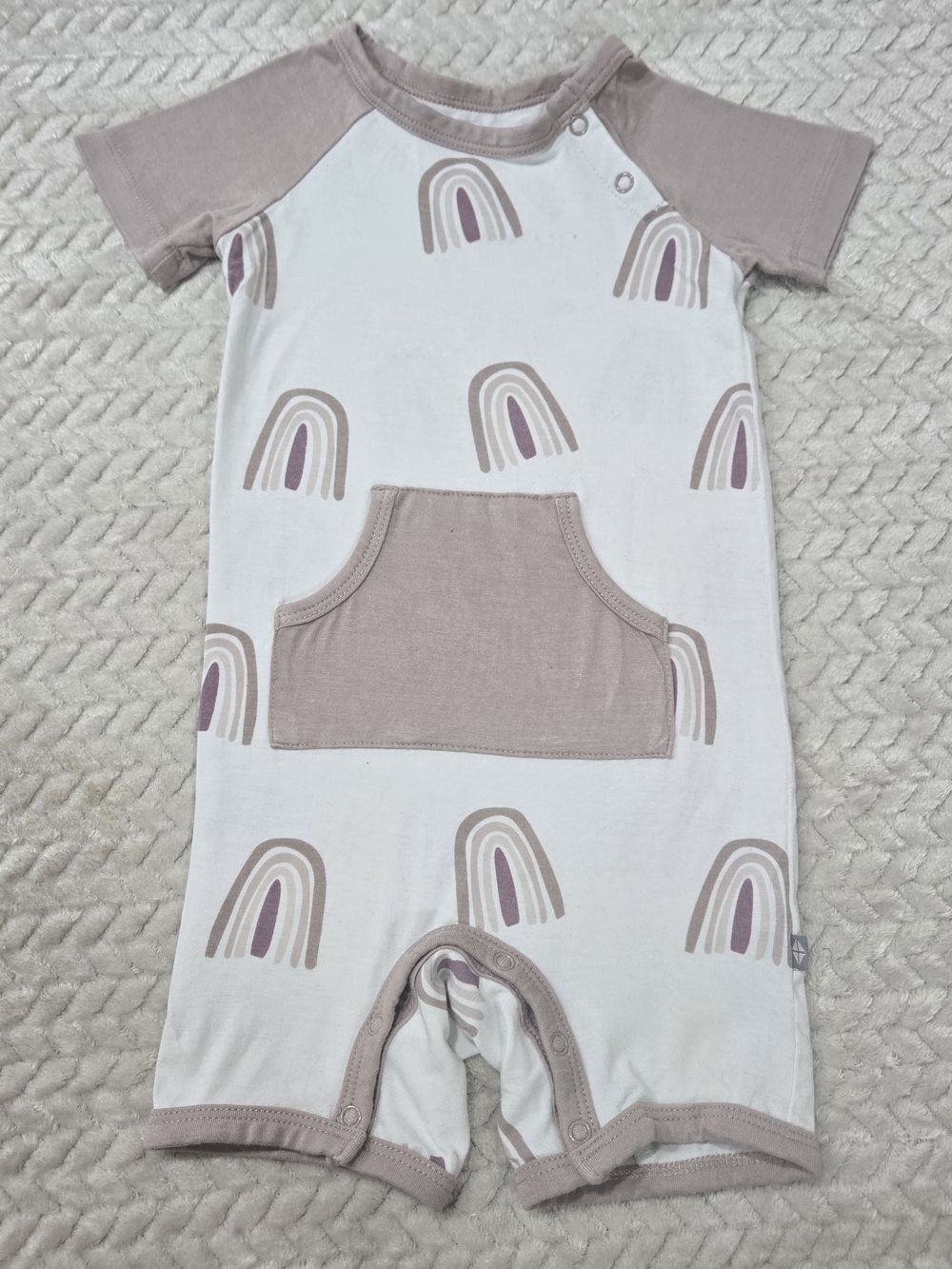 Kyte Baby Bamboo Sunset Rainbow Shorty Romper Size 18-24 Months Neutral